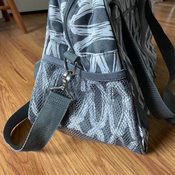 thirty one All In Tote in Charcoal Links - Picture 5 of 11